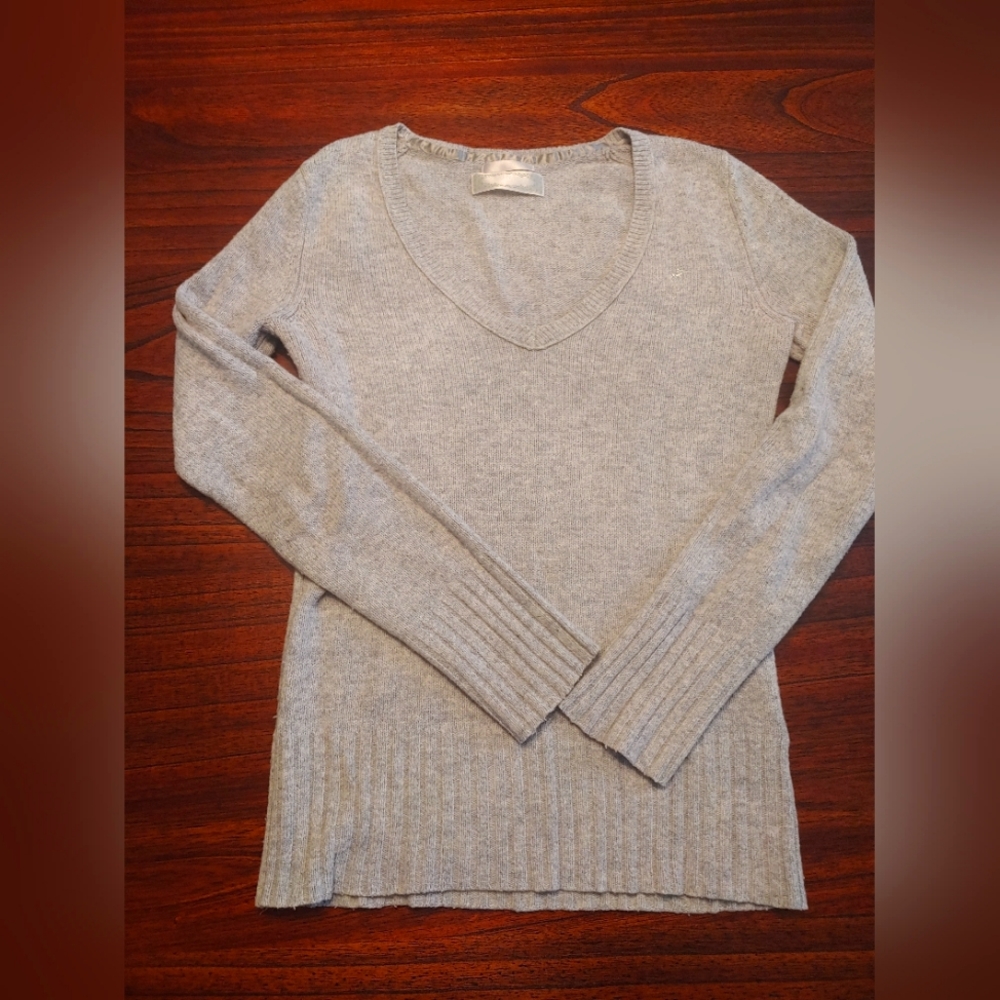 Perfect Fit V-Neck Sweater